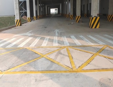 信阳信阳厂区道路标线施工